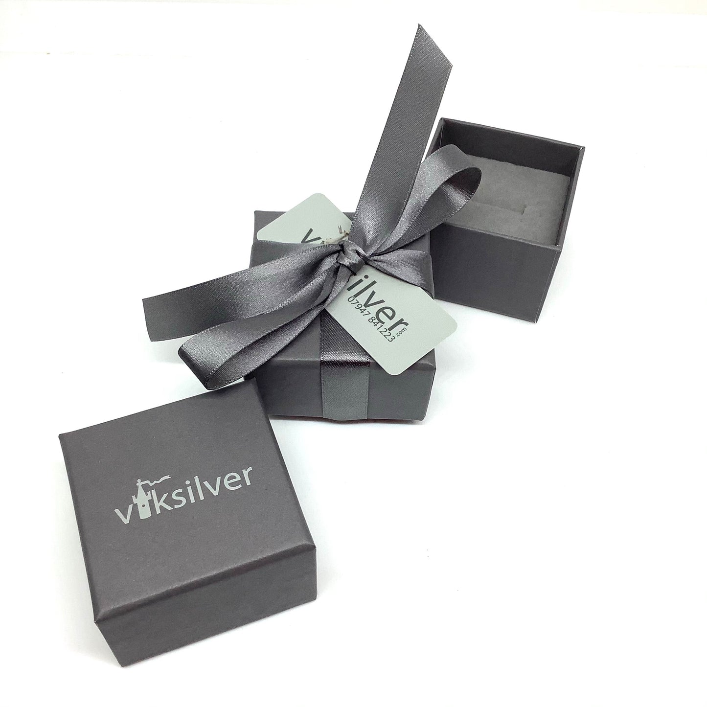 Sterling silver ring with black, grey & white enamel