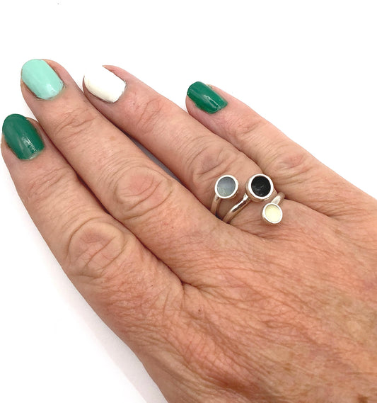 Sterling silver ring with black, grey & white enamel